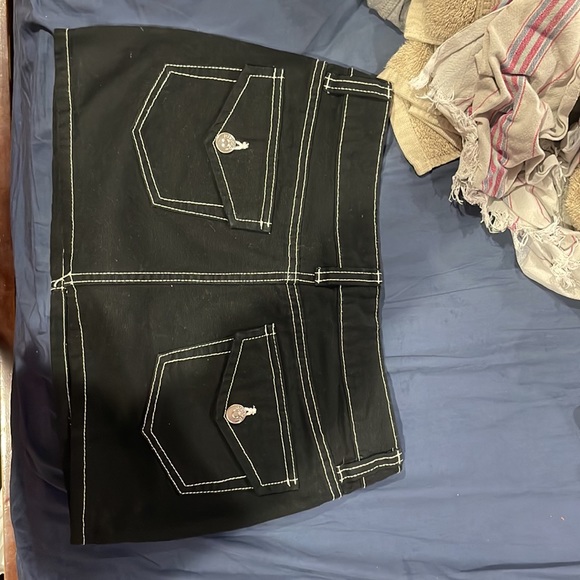 H&M black mini skirt, size 0 - Picture 2 of 2